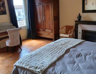 Deluxe Double Room (2 Adults + 1 Child)