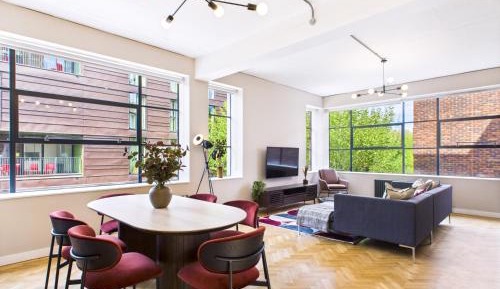 Two-Bedroom Deluxe Apartment with Balcony