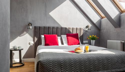 Two-Bedroom Deluxe Apartment