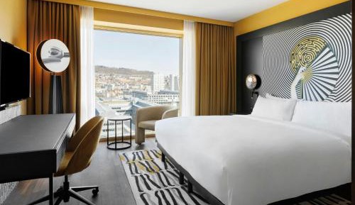 King Room with Club Lounge Access - Top Floor