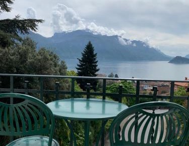 Double or Twin Room with Lake View