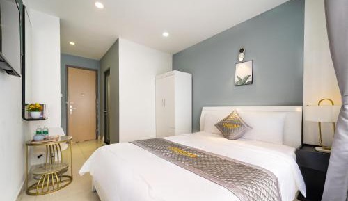 King Room with Balcony
