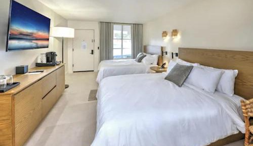 Deluxe Queen Room