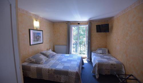 Triple Room with Private Bathroom