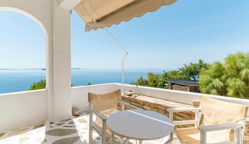 Superior One-Bedroom Apartment with Balcony