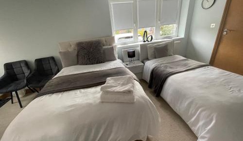 Deluxe Family Room