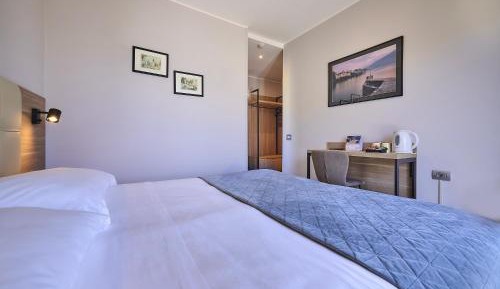 Superior Double Room with Lake View