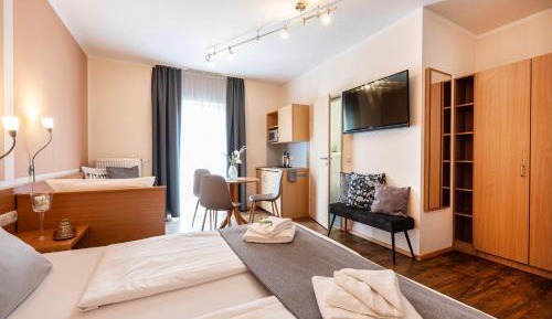 Family Room (3 Adults) with Kitchenette