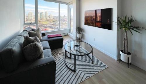 One-Bedroom Apartment with Sea View and Balcony