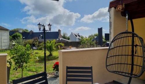 Deluxe One-Bedroom Apartment with Garden View