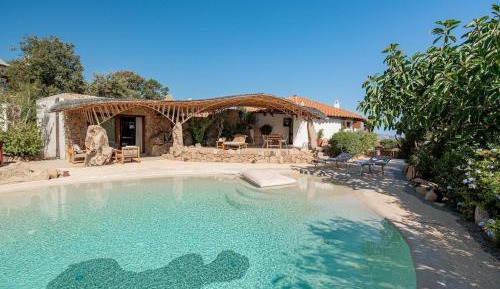 Villa with Garden View