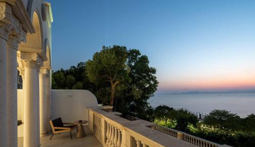 Deluxe Double Room with Balcony and Sea View