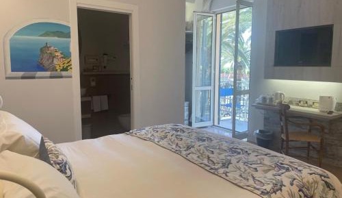 Deluxe Double Room with Sea View