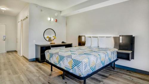 Queen Room - Disability Access - Non-Smoking