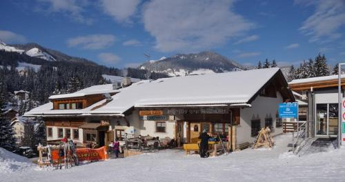 Two-Bedroom Apartment with Mountain View