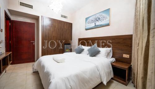 Basic Triple Room with Shared Bathroom