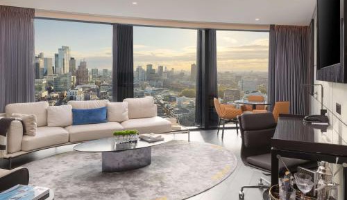 Suite 1 Bedroom Skyline View King