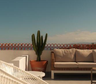 Studio Apartment with Sea View