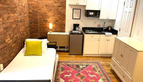 One-Bedroom Apartment - Non-Smoking