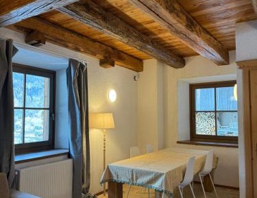 Two-Bedroom Apartment with Mountain View