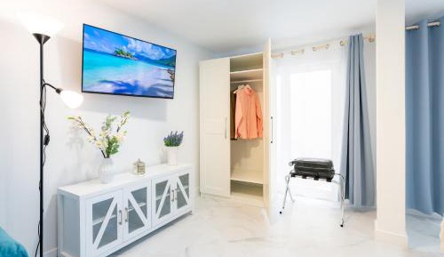 One-Bedroom Apartment with Terrace