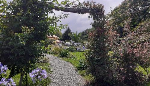 Bungalow with Garden View