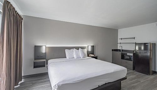 King Room - Non-Smoking