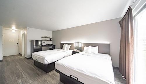 Queen Room with Two Queen Beds - Non-Smoking