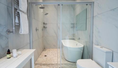 Balcony room- Deluxe King or Twin room with balcony