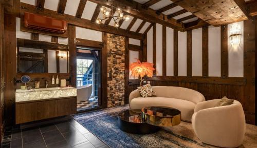 Deluxe Queen Room with Two Queen Beds