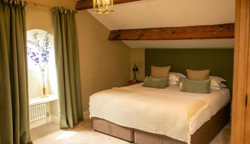 King Room with Bath and Shower