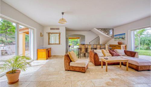 Five-Bedroom Holiday Home