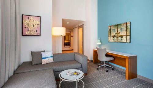 Tower Suite, 1 King Bed with Sofa Bed, Non Smoking