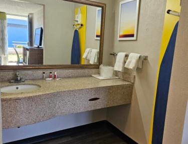 Queen Room - Non-Smoking