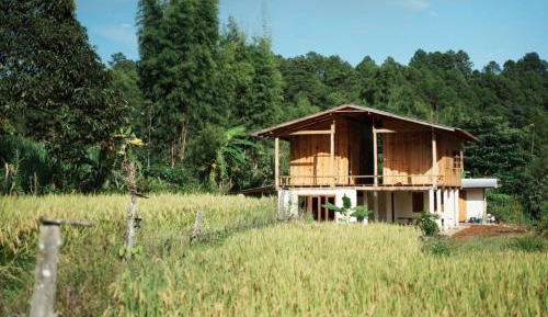 Single Room with Shared Shower and Toilet