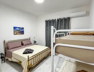 Quadruple Room with Private Bathroom