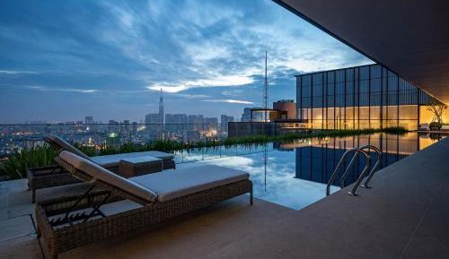 Three-Bedroom Apartment with Balcony