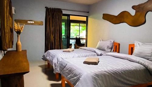 Family Room with Mountain View