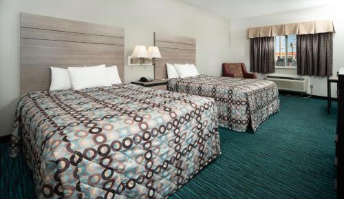 Queen Room with Two Queen Beds - Non-Smoking