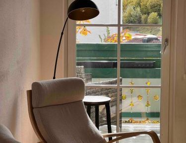 Two-Bedroom Apartment with Mountain View