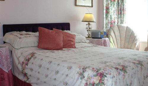 Twin Room  with En suite Bathroom