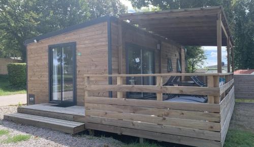 Mobile Home with Private Jacuzzi