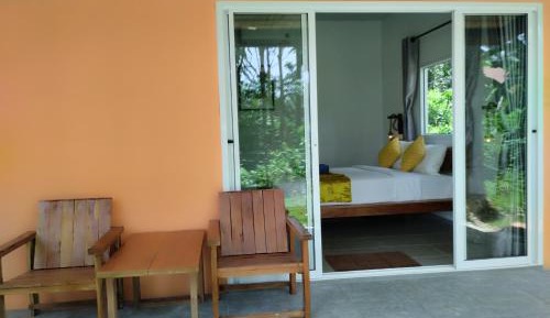 Queen Room with Garden View