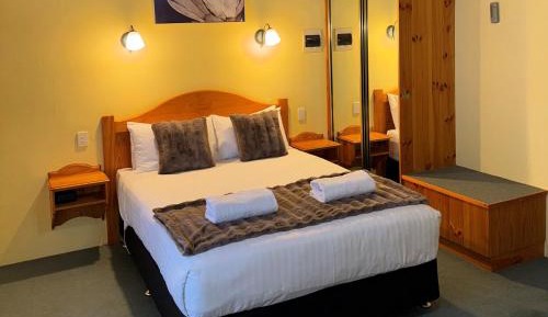 Deluxe Queen Room