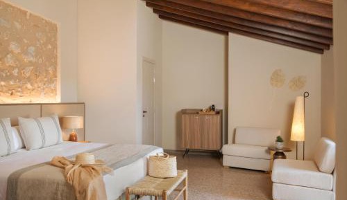 Deluxe Junior Suite