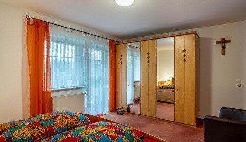 Two-Bedroom Deluxe Apartment with Garden View