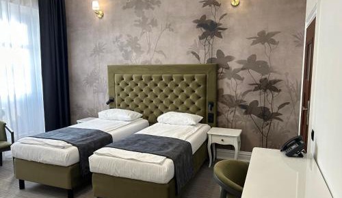 Double or Twin Room with Lake View