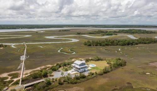 Five-Bedroom Holiday Home