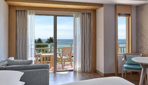 Larger Guest room, 1 King, Ocean view