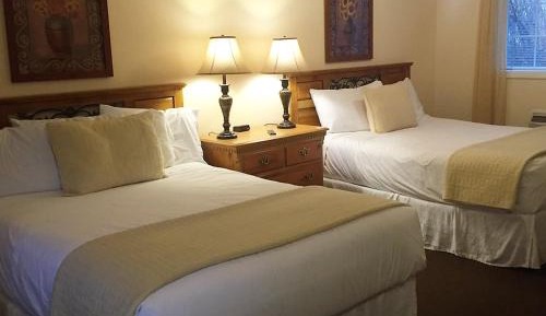 Deluxe Two Queen Beds